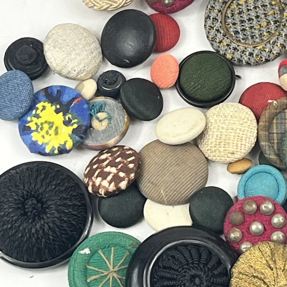 Vintage Button Lot Mixed Assorted Fabric Covered Studded Sewing Crafts 4.2 oz - Picture 2 of 6
